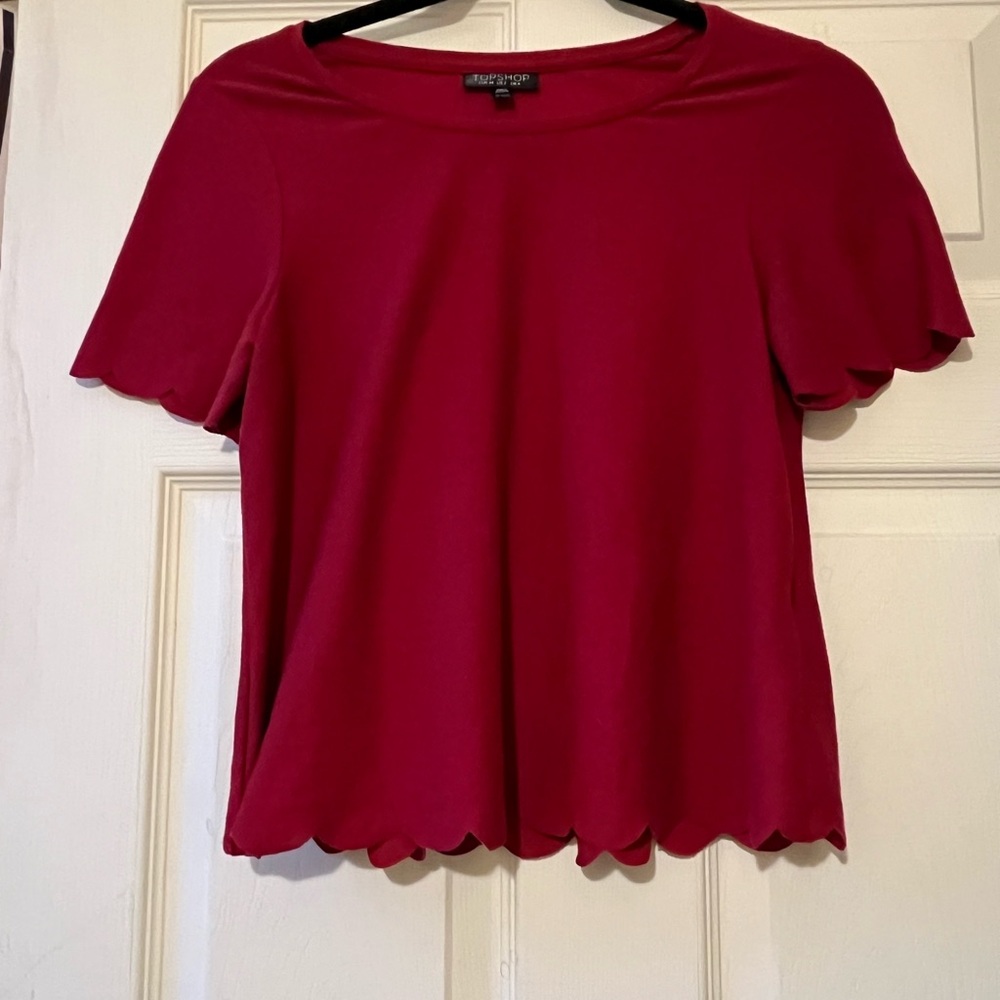 Topshop Red Scalloped Hem Short Sleeve Tee Size 2